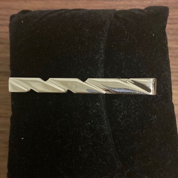 Swank Vintage 925 Sterling Silver Polished Tie Clip with Faceted Design. - Picture 1 of 6